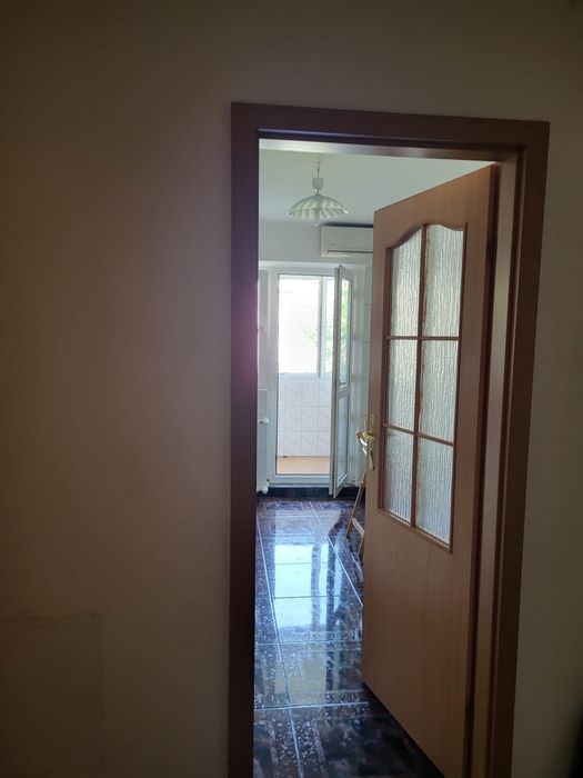 Inchiriez apartament 4 camere zona Aparatorii Patriei sector 4