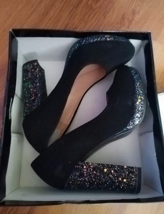 Pantofi cu toc mărimea 36