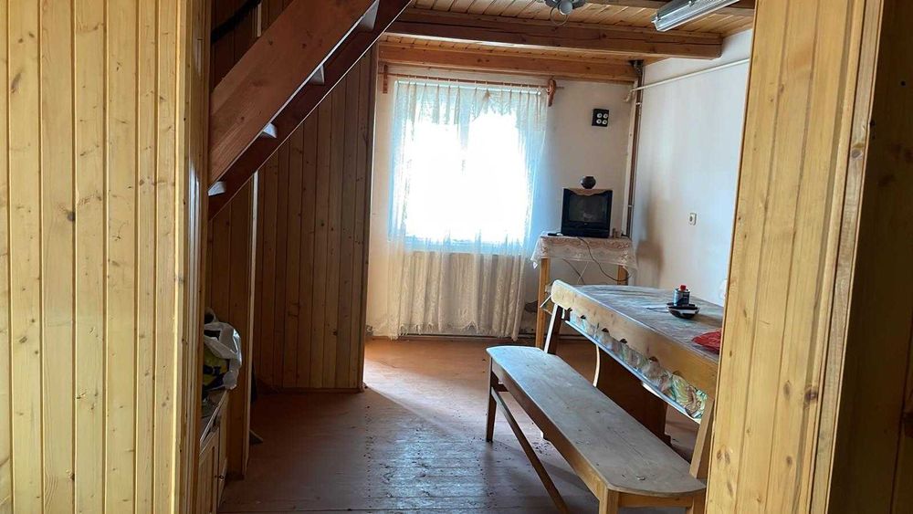 Casă de vacanță cu teren de 1000 mp.