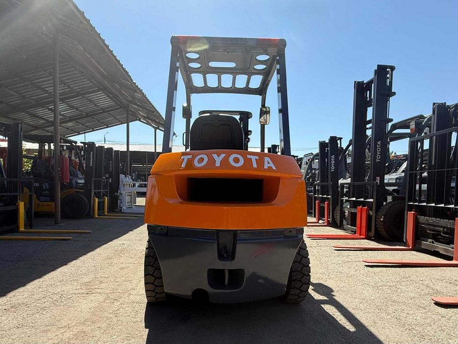 Вилочный погрузчик Тойота ( Кара)