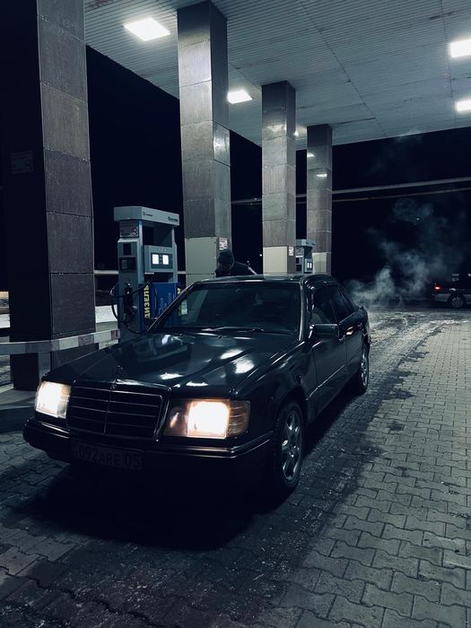 Мерседес 1 9 92года 3литра