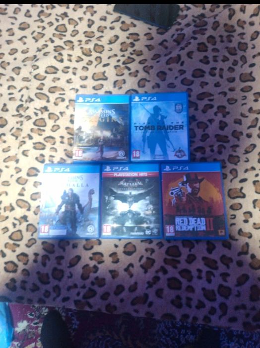 Vând jocuri PS4 in stare foarte buna