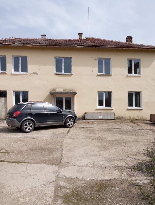 Дава се под наем Промишлена сграда в с. Калояновец, Област Стара Загора - 750 кв.м за 612 € - Снимка #3