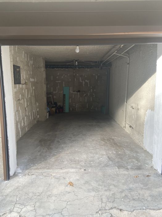 Дава се под наем Гараж / Паркомясто в София, Зона Б-5-3 - 16 кв.м за 199 € - Снимка #2