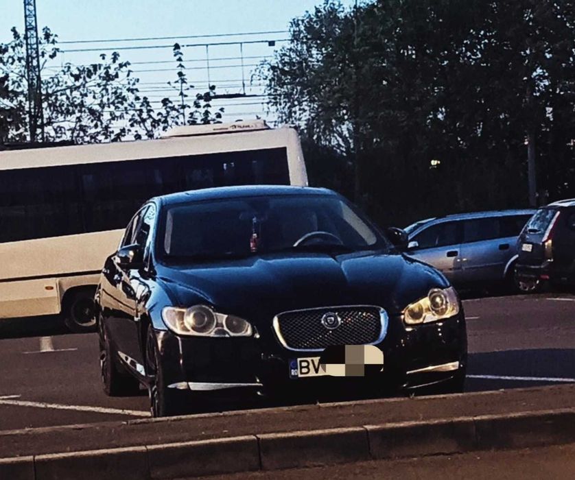 Jaguar XF 2009-lux și eleganță britanică