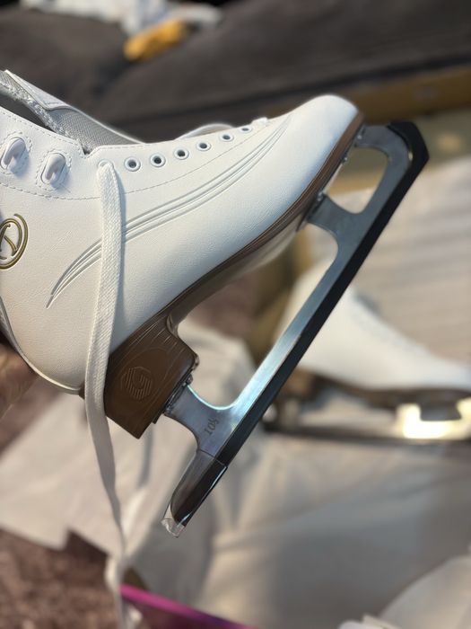 Кънки за лед TANGO