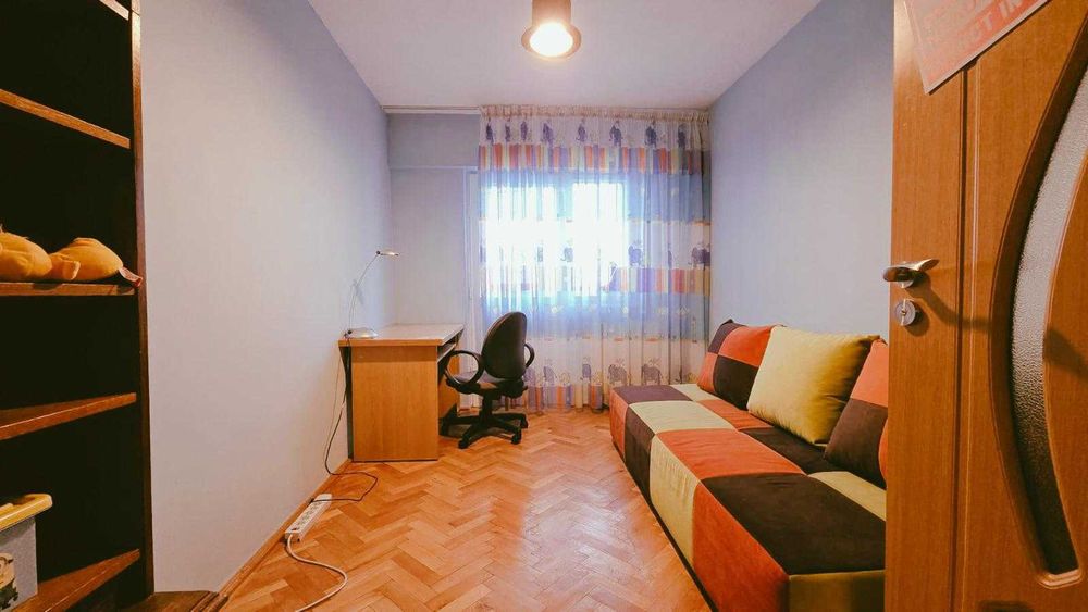 Apartament 3 camere de închiriat – Strada Poienelor nr. 2A, Brașov