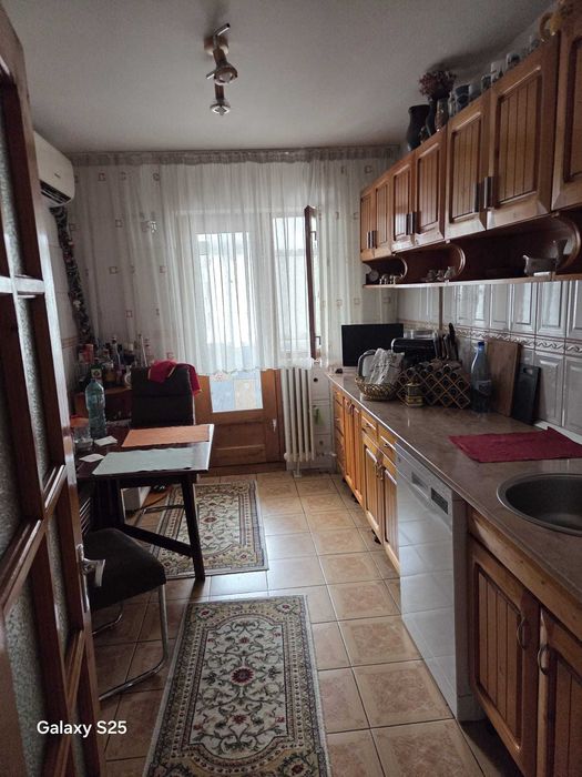 persoana fizica inchiriez apatament cu 3 camere si 2 bai complet mobilat