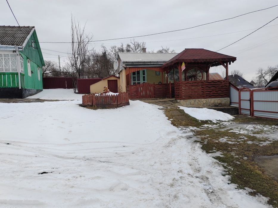 Închiriez casa zona linistita