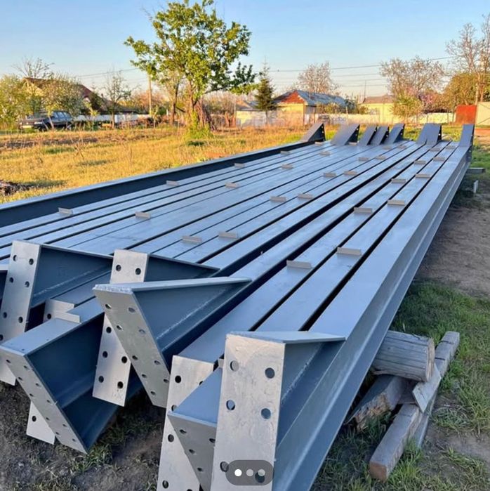 Vând structură metalică 10 m cu 27 m