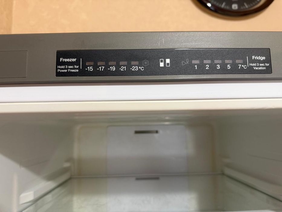 Холодильник Samsung