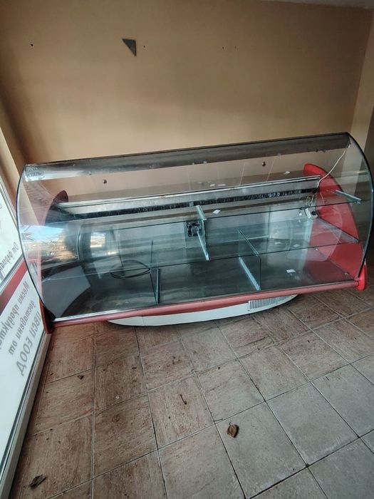 Хладилна витрина