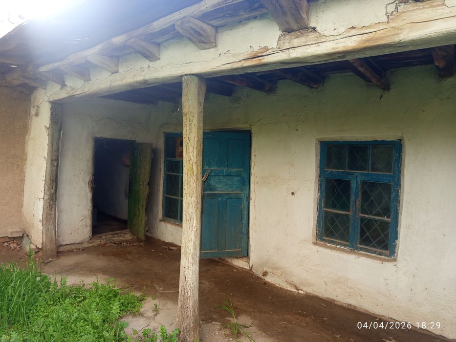 4 sutix  uy sotiladi