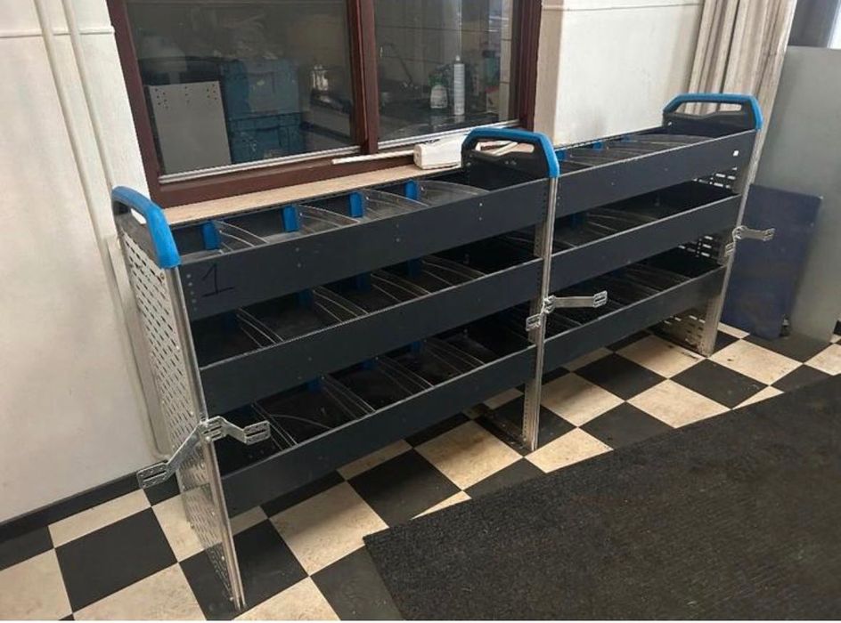 Шкафове за бус или ван