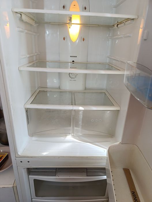 Продам холодильник