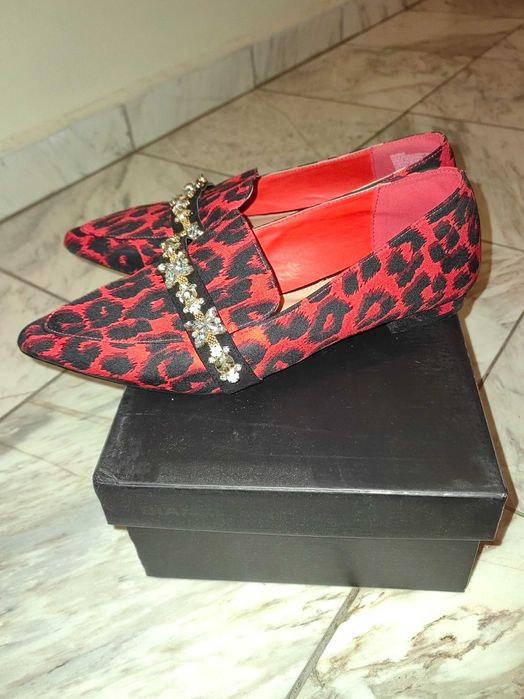 елегантни обувки