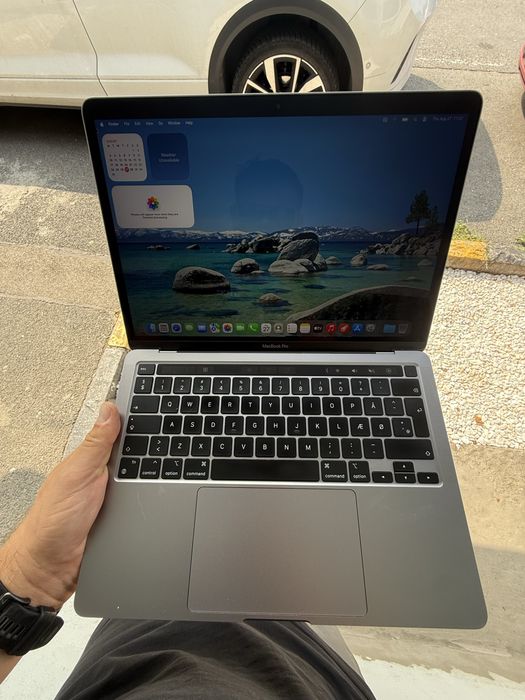 MacBook Pro 13” M2 2022, 16 GB RAM, SSD 256 GB, baterie 90%
