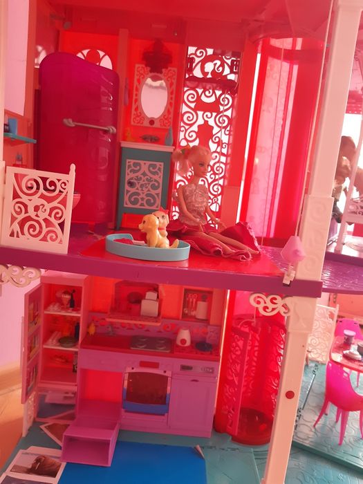 Къща на Барби на 3 етажа