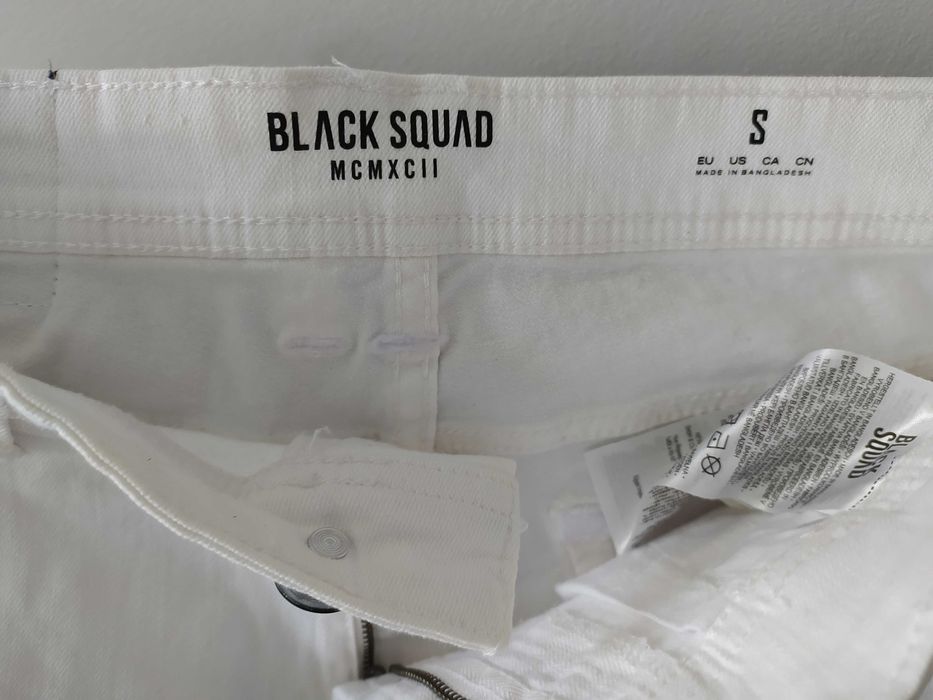 Бели къси панталони