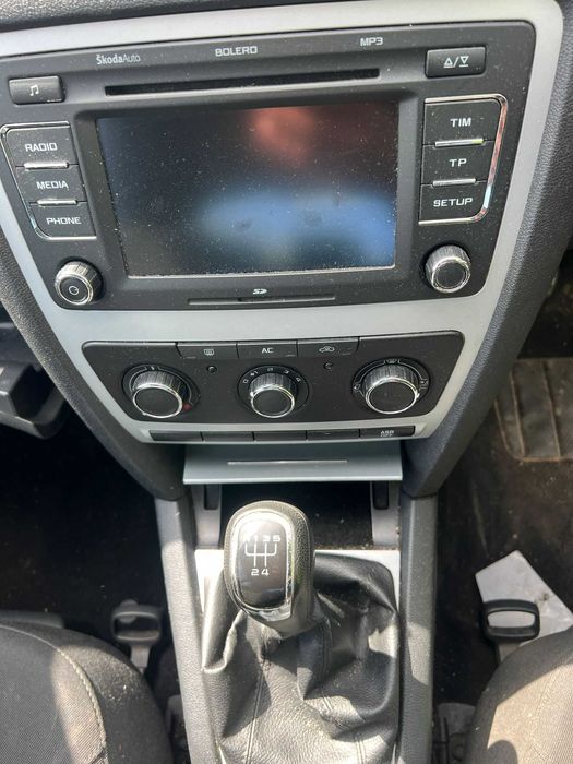 Dezmembrez scoda Octavia 1.6tdi cod CAYC cutie 5 trepte