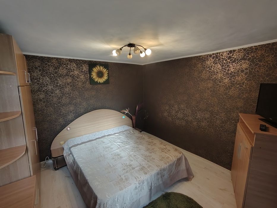 Închiriez casa cu două camere