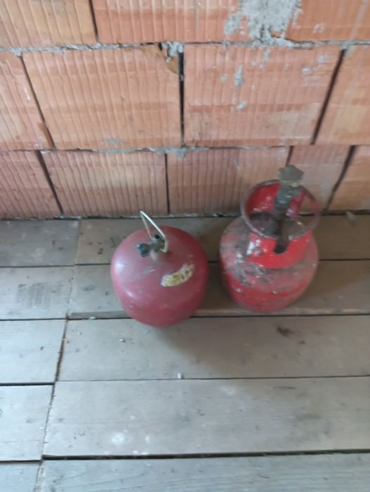 Vand butelie mica cu 50 de roni butelie