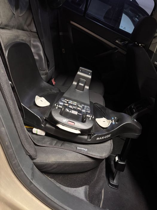 Scoica auto Maxi-Cosi Pebble 360 Pro 2 cu baza isofix Maxi-Cosi Familyfix 360 Pro