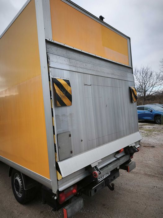 Бус под наем с падащ борд | 4.14м | 1500кг | Кат. B | София