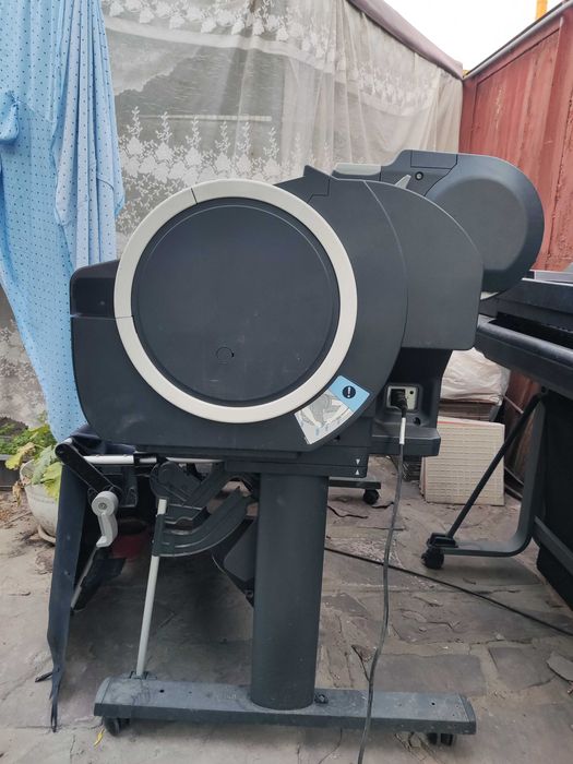 Продам Плоттер Canon imagePROGRAF IPF770