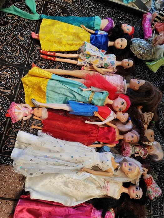 Кукли - комплект, заедно с дрехите и аксесоарите