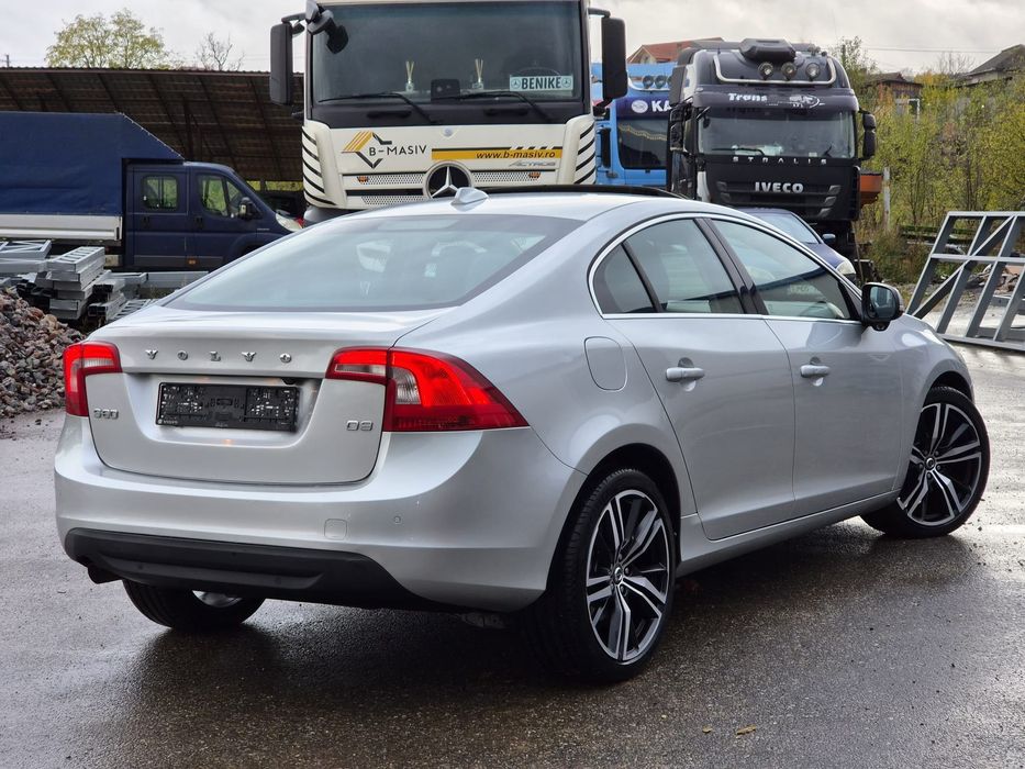 VOLVO S60 2010 — imagine 4
