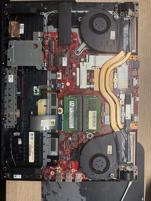 Service | Mentenanta | Reparatii Laptop | PC| Windows | PS4| PS5|