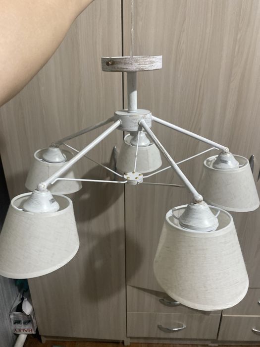 Новый люстралар сатылады