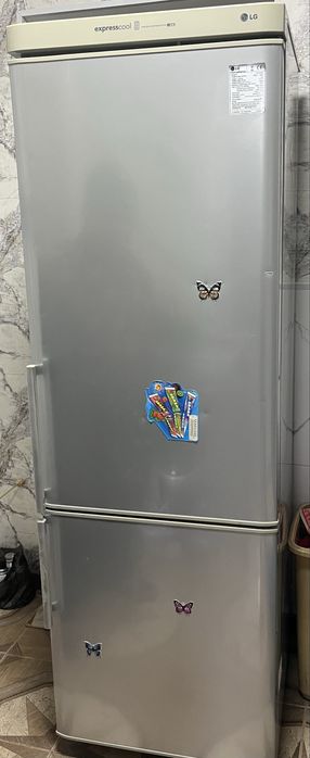 Продаю холодильник