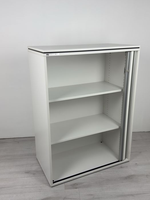 Шкаф етажарка бяла Акустична ролетна щора и акустичен заден панел;