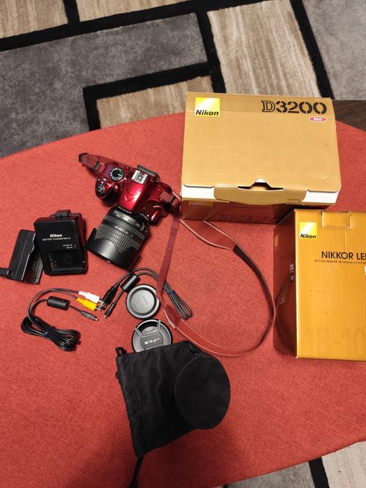 Aparat foto DSLR NIKON D3200 cu obiectiv