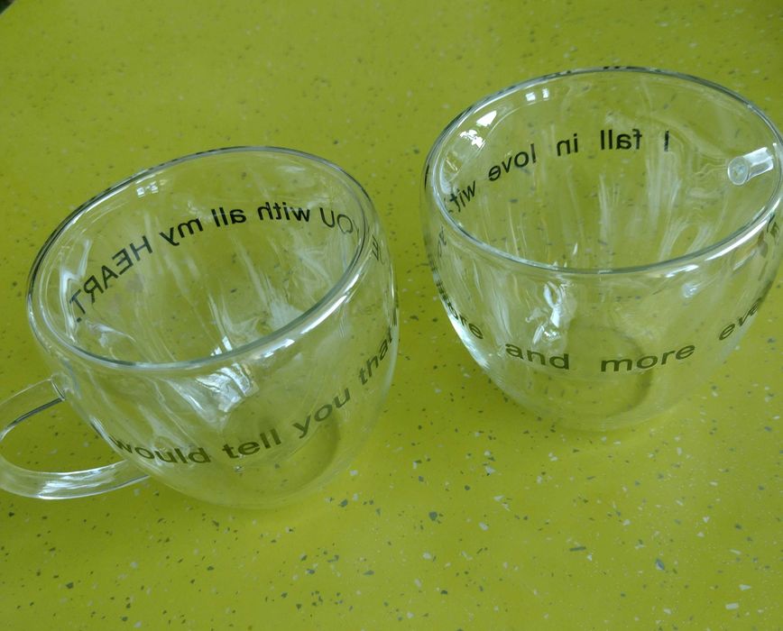 Стъклена чаша с двойно дъно под формата на сърце