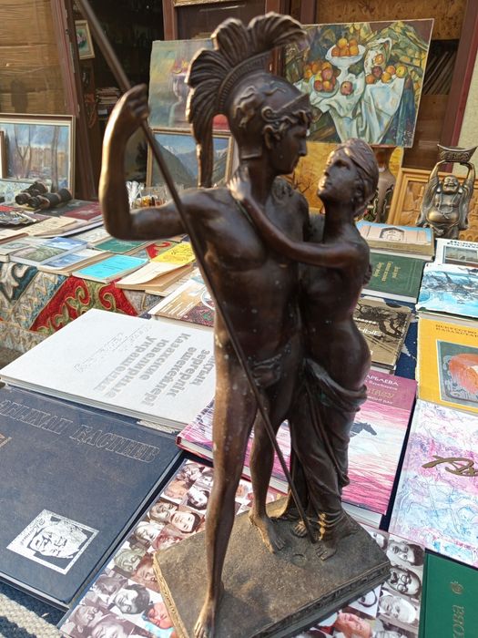 Латунная статуэтка