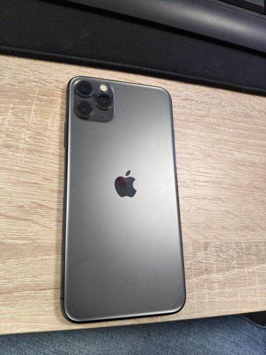 Продаю Iphone 11 pro max 256 гб