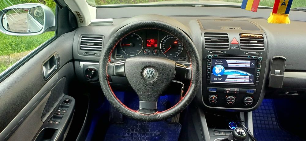 Volkswagen Golf gri