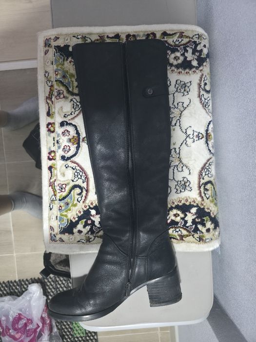 Кожанные ботфорты 5000 тенге