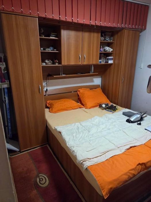 Vand/schimb apartament cu 3 camere zona centrala cu apartament/casa cu 2 camere  cu garaj inclus