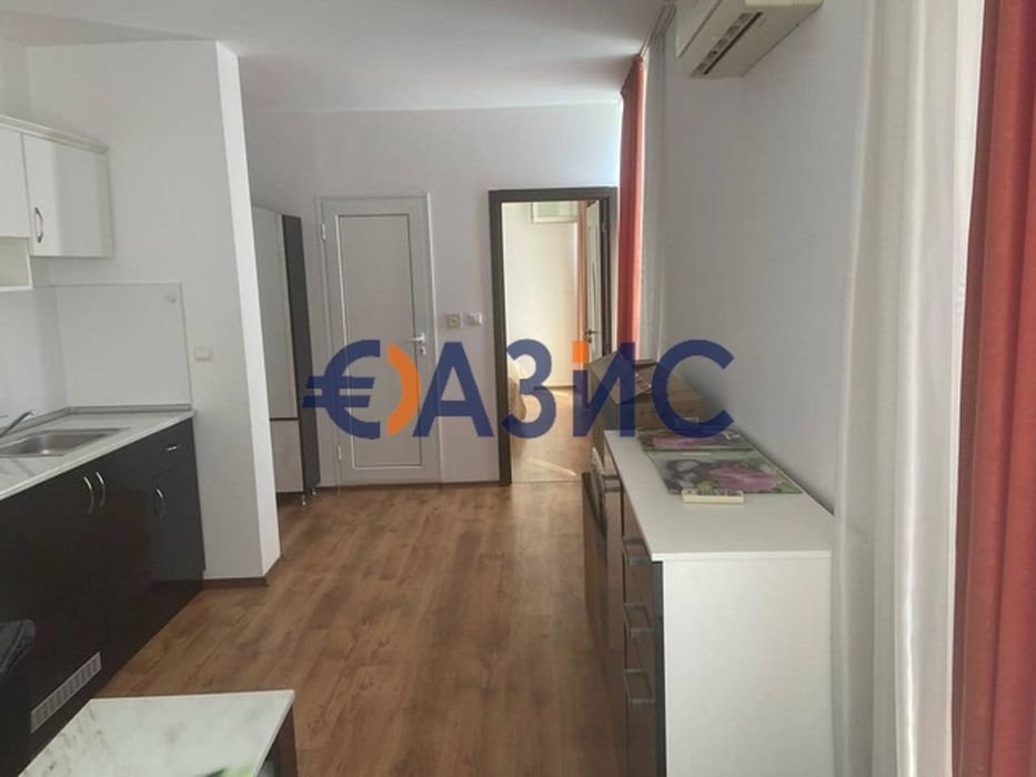 Продава се Двустаен апартамент в к.к. Слънчев бряг - 50 кв.м за 1550 €/кв.м - Снимка #2