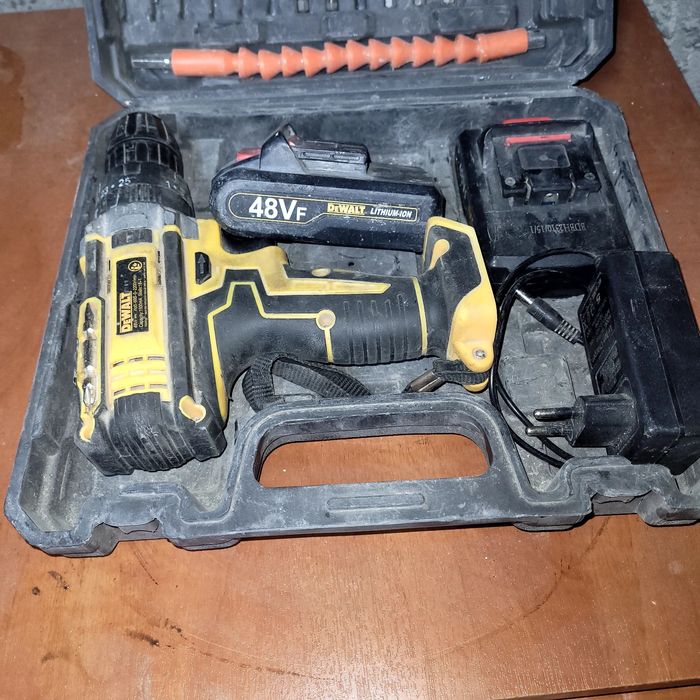 Шуруповёрт DeWALT