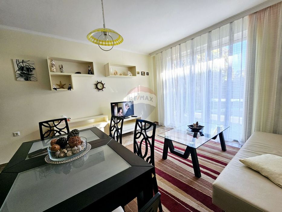 Дава се под наем Тристаен апартамент в к.к. Златни пясъци - 70 кв.м за 600 € - Снимка #1