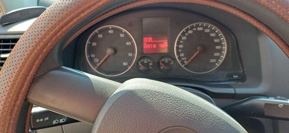 Volkswagen Golf 2004 бензин