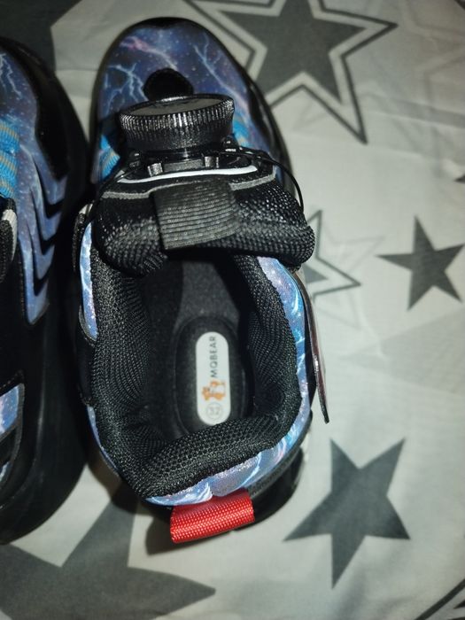 Високи баскетболни маратонки за момче - удобни, дишащи, неплъзгащи се,