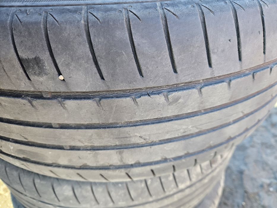 Продам шины hankook 225 /60 /R17.  2 балона