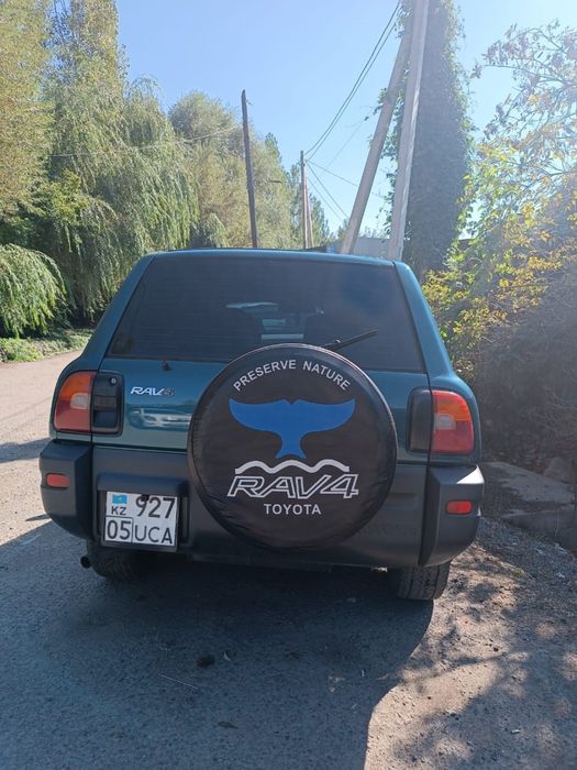 Toyota RAV4 1996 года.