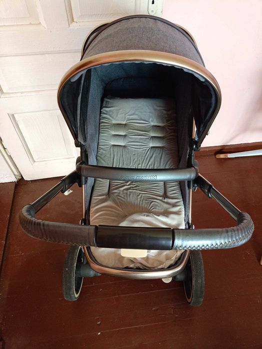 Продава се бебешка количка 3в1 на kikaboo